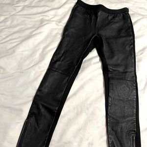 Victoria’s Secret Black Faux Leather Pants w/ Zipper Detailing Size 0